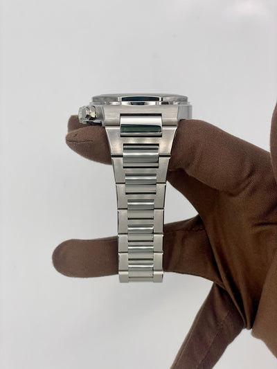 2025 Girard-Perregaux Laureato Chronograph 42mm Stainless Steel 81020-11-631-11A