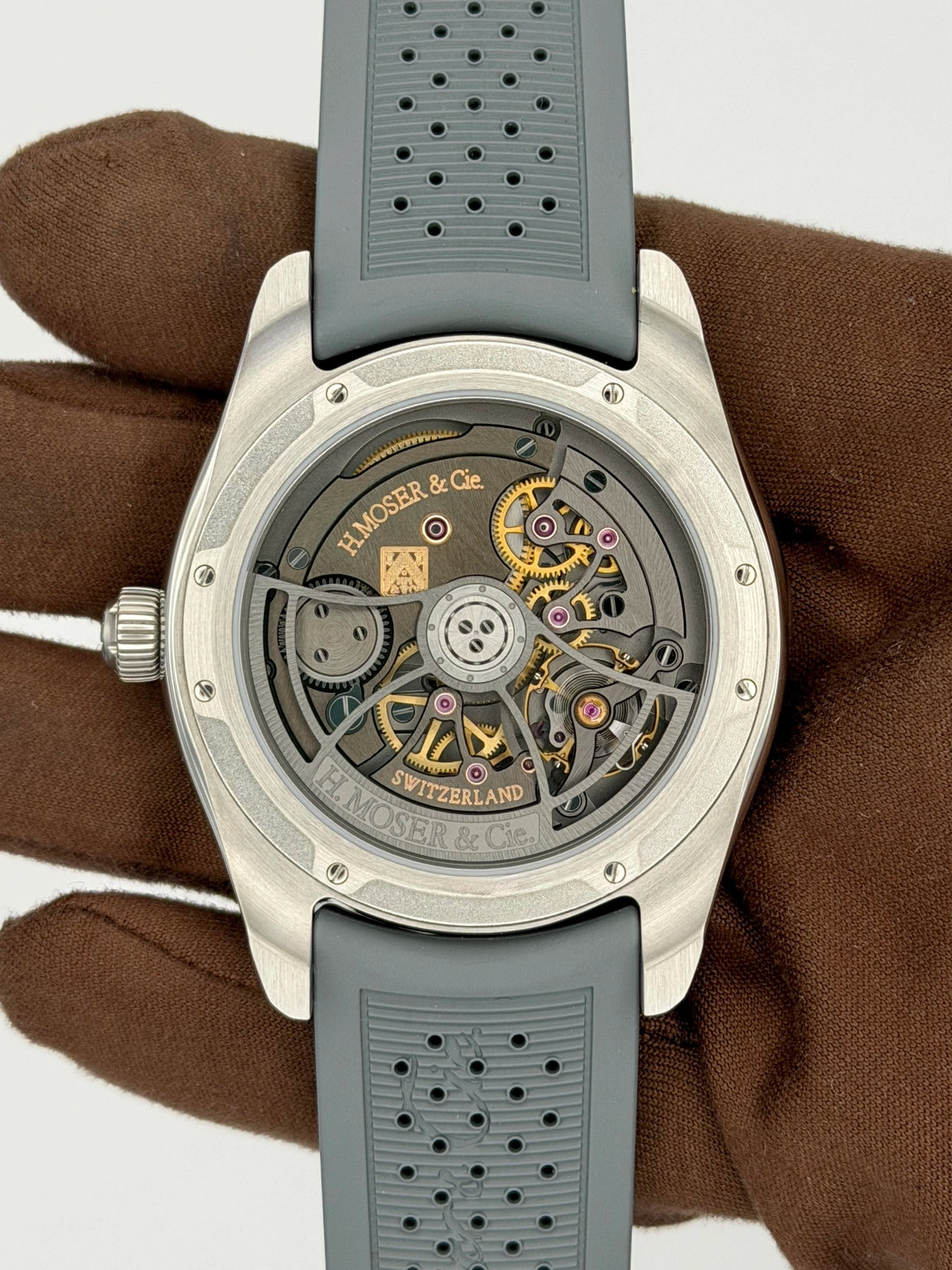 H. Moser & Cie. Pioneer Flying Hours White Fumé 3240-1200 — photo 4 of 8