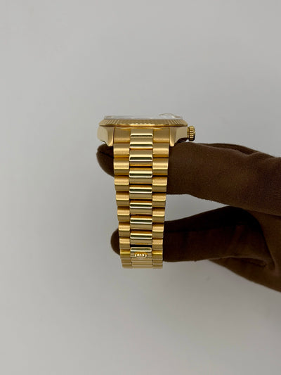 1990 Rolex Day-Date 36mm Yellow Gold 18238