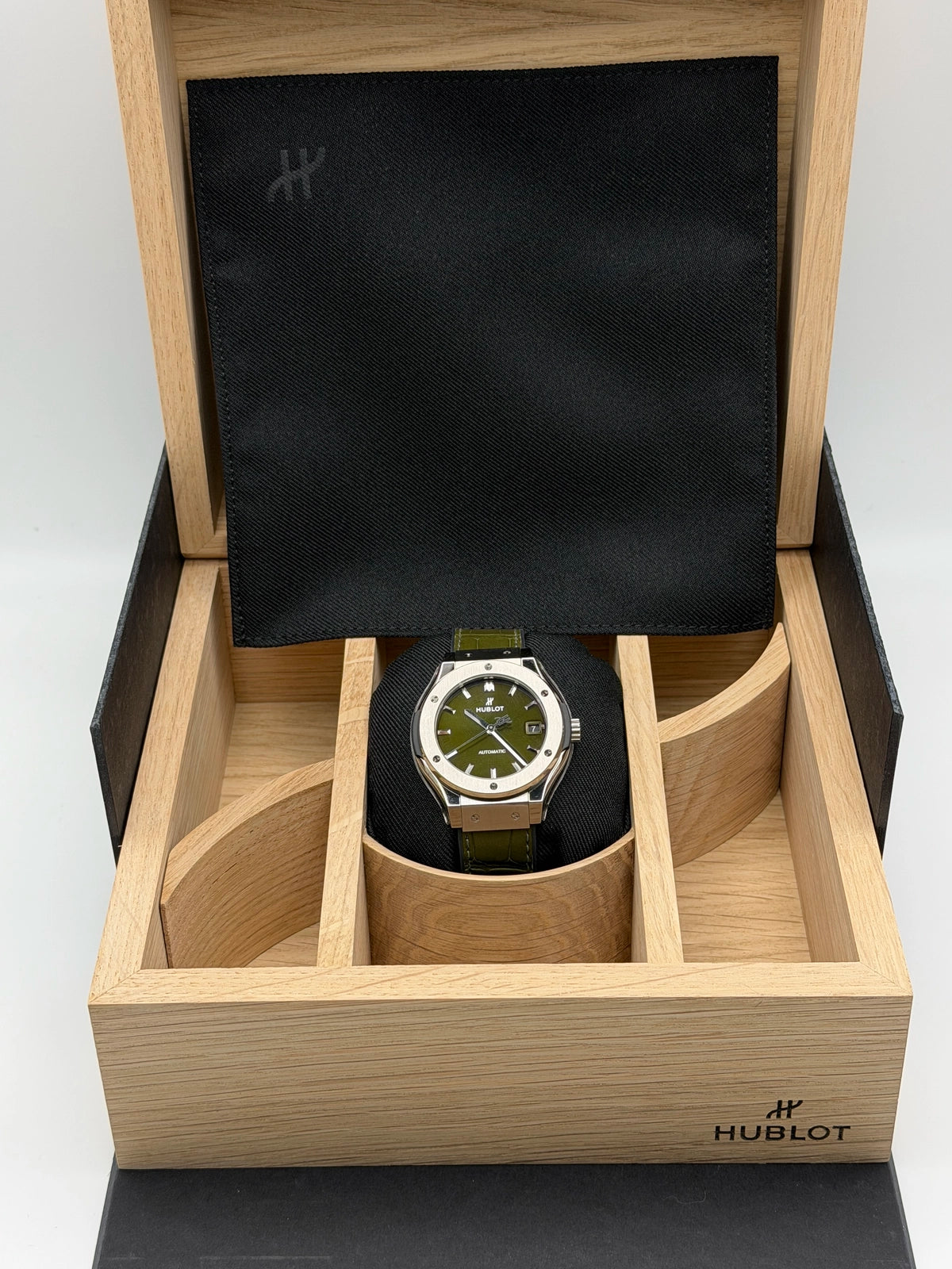 2026 Hublot Classic Fusion 38mm Titanium 565.NX.8970.LR