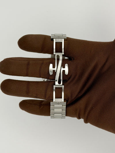 2023 Patek Philippe Ladies Nautilus 35mm Stainless Steel 7118/1A-010