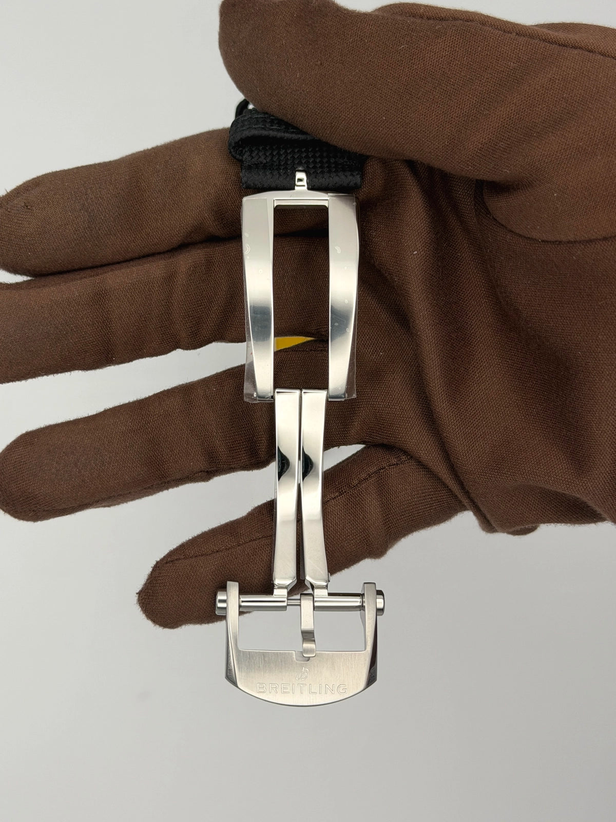 Breitling Avenger B01 Chronograph AB0146101B1X1 — photo 7 of 9