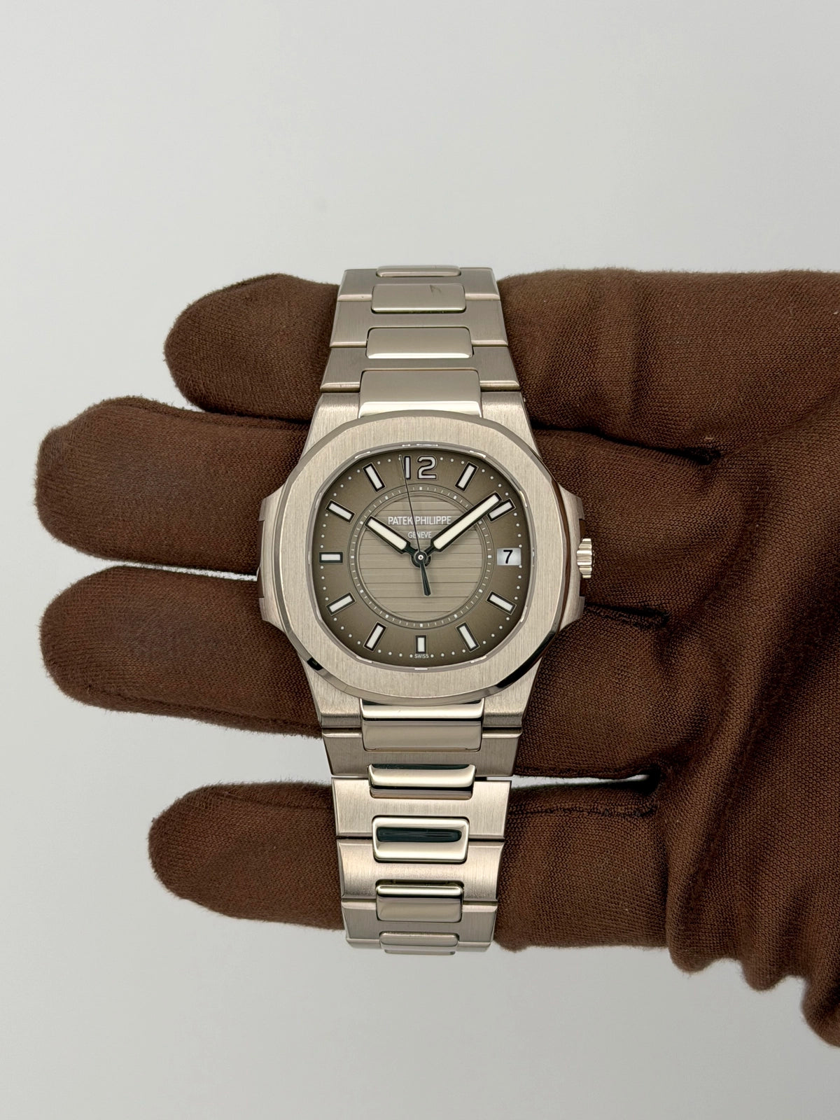 2011 Patek Philippe Ladies Nautilus 32mm White Gold 7011/1G-010