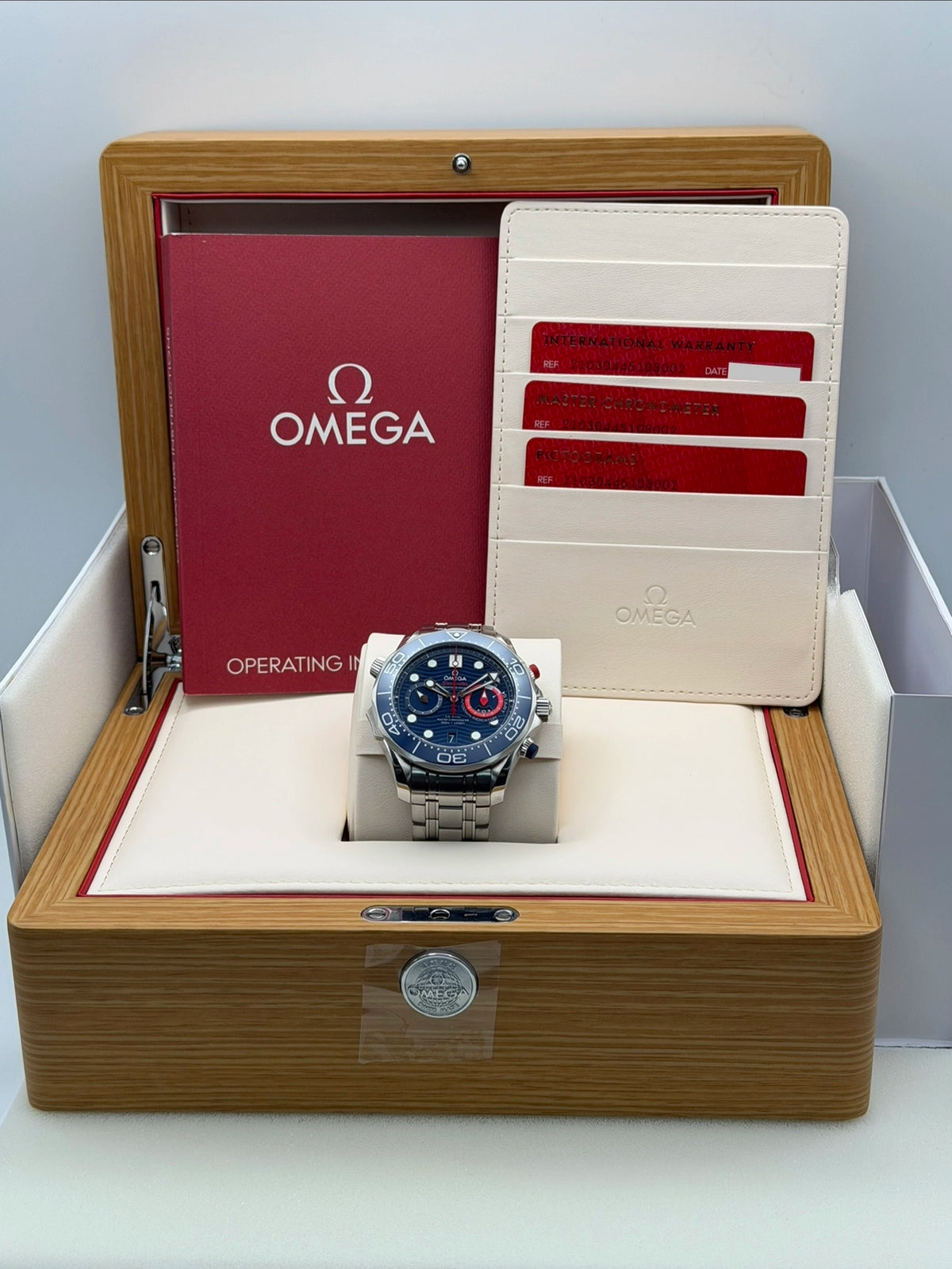 2026 Omega Seamaster Diver 300M Wooden Box (No Limited Box) 44mm Stainless Steel 210.30.44.51.03.002