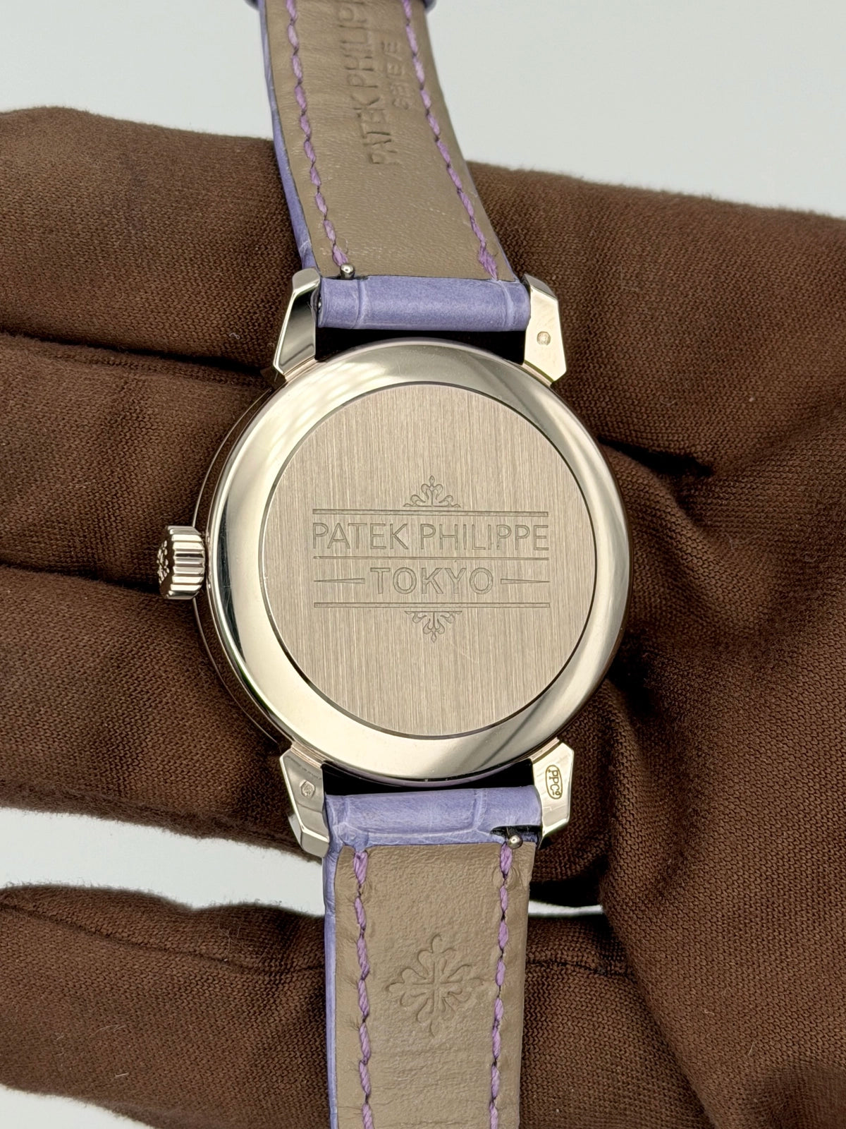 Patek Philippe Calatrava 7127G-010 — photo 4 of 8