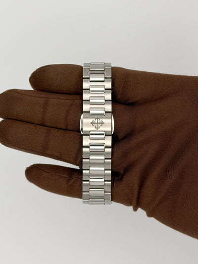 2023 Patek Philippe Ladies Nautilus 35mm Stainless Steel 7118/1A-010