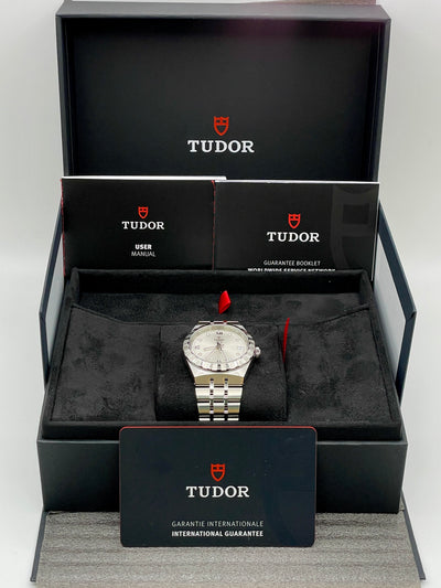 2025 Tudor Royal 34mm Stainless Steel M28400-0002