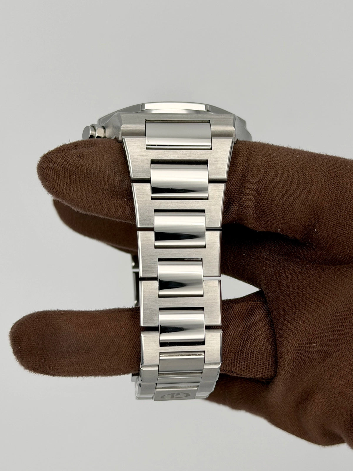 2026 Girard-Perregaux Laureato Chronograph Limtied to 180 Pieces 42mm Stainless Steel 81020-11-3370-1GM