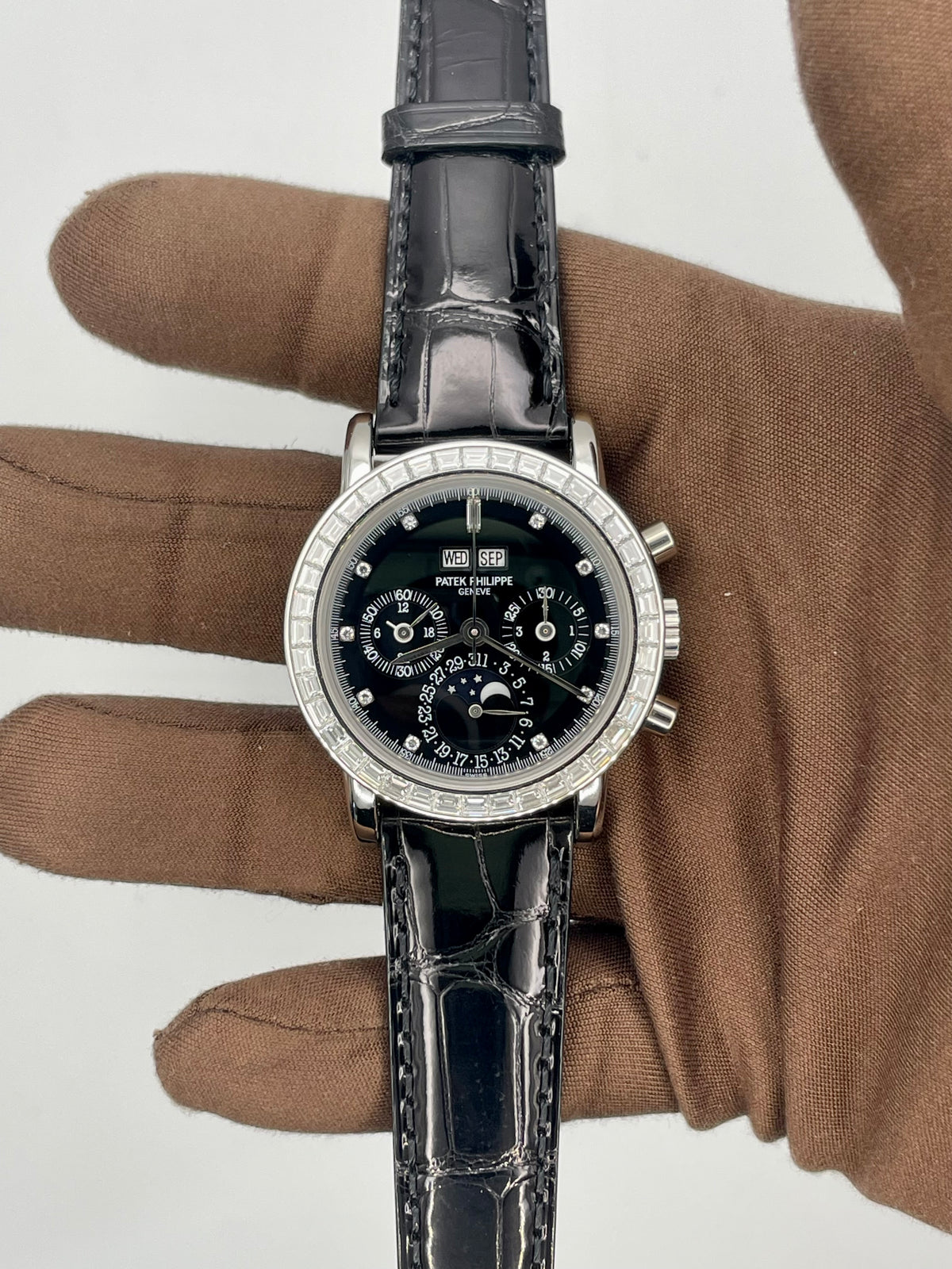 2004 Patek Philippe Perpetual Calendar Chronograph Diamond bezel 3990P-001