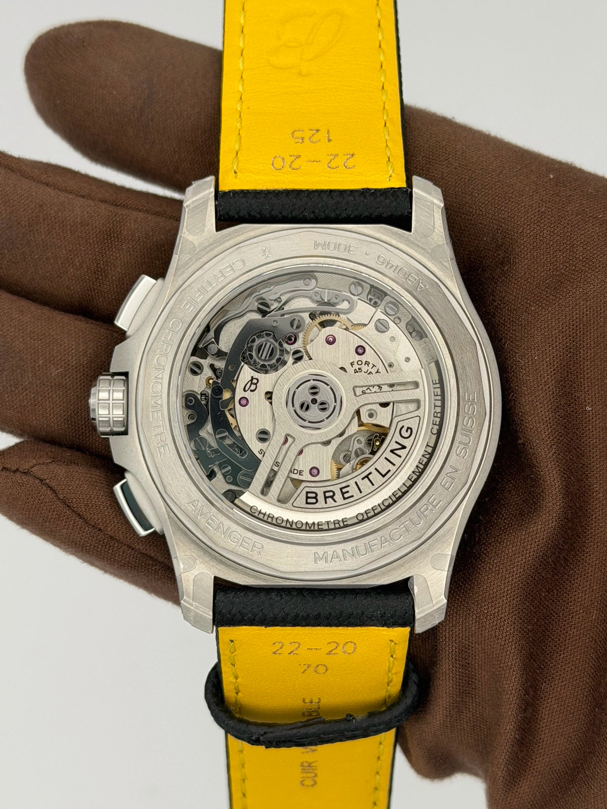 Breitling Avenger B01 Chronograph AB0146101B1X1 — photo 4 of 9