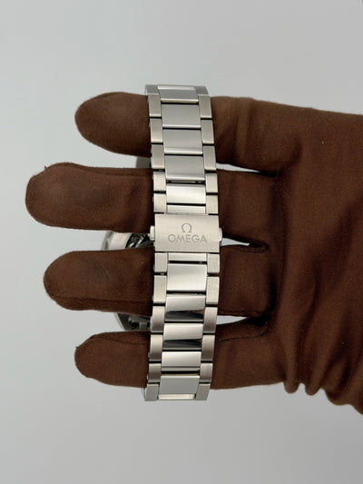2024 Omega Seamaster Aqua Terra 150M Co-Axial Master Chronometer GMT Worldtimer 43mm Stainless Steel 220.10.43.22.03.002