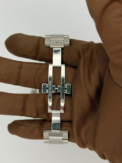 2021 Girard-Perregaux Laureato Fits up to 6.75 inch wrist size 42mm Stainless Steel 81010-11-191511A