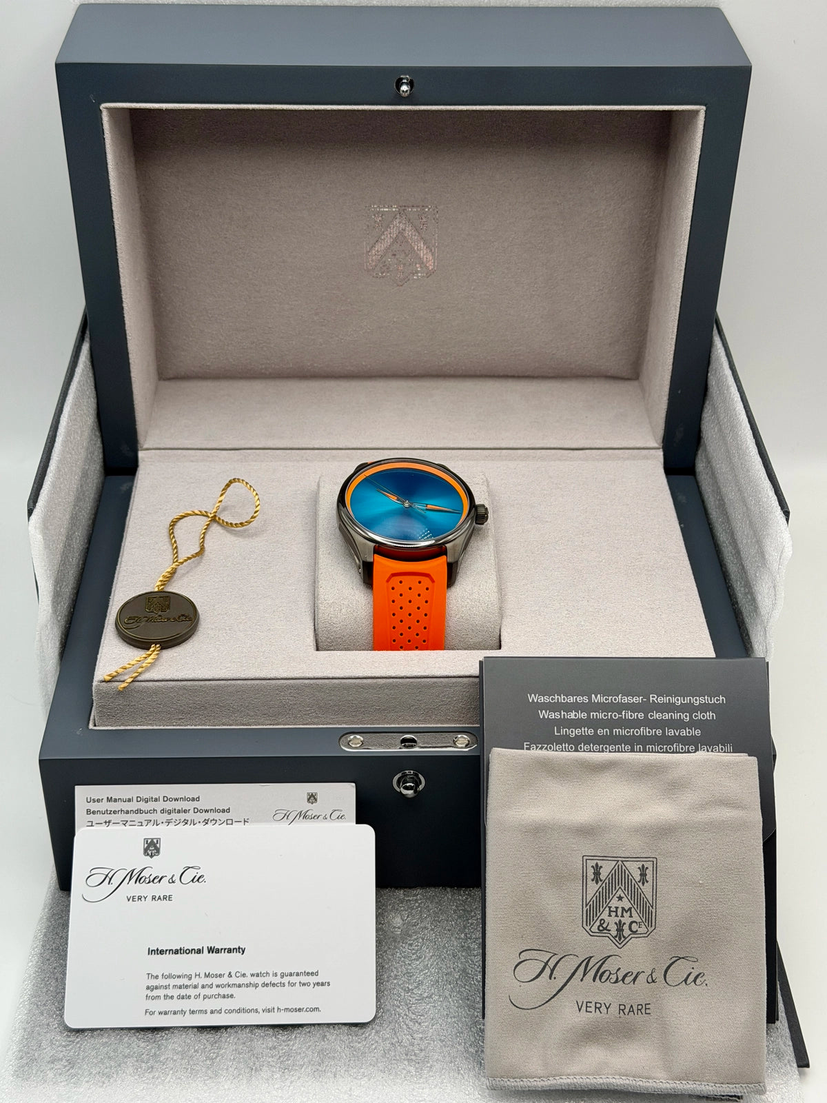 H. Moser & Cie. Pioneer Centre Seconds Spiced Aqua 3201-1205 — photo 8 of 8