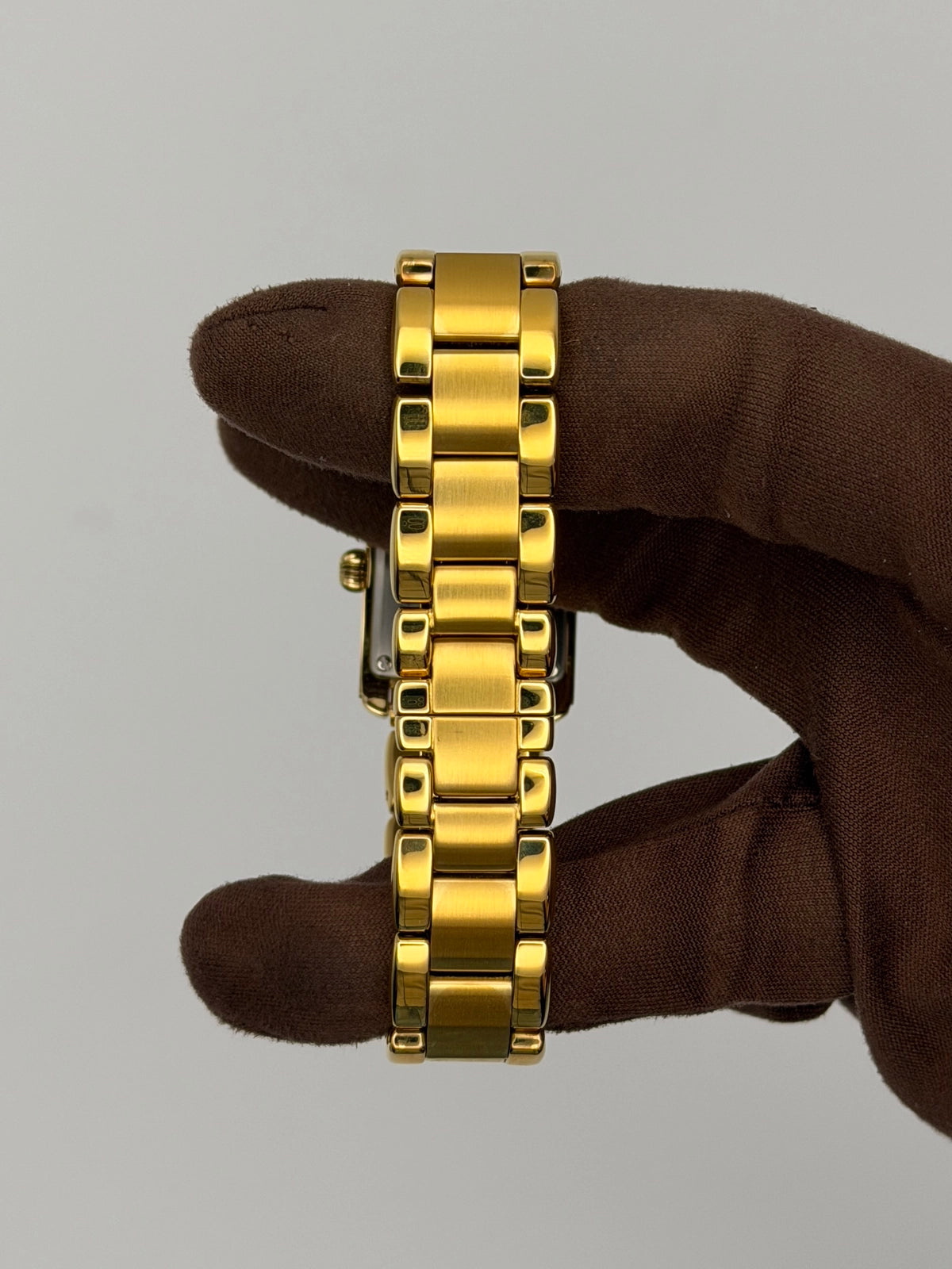 2026 Frederique Constant Classics Carrée Ladies 23 x 21mm Yellow Gold-Plated FC-200MCDC25B
